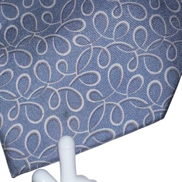 Gucci Light Blue Swirl 100% Silk Designer Tie - Picture 9 of 10